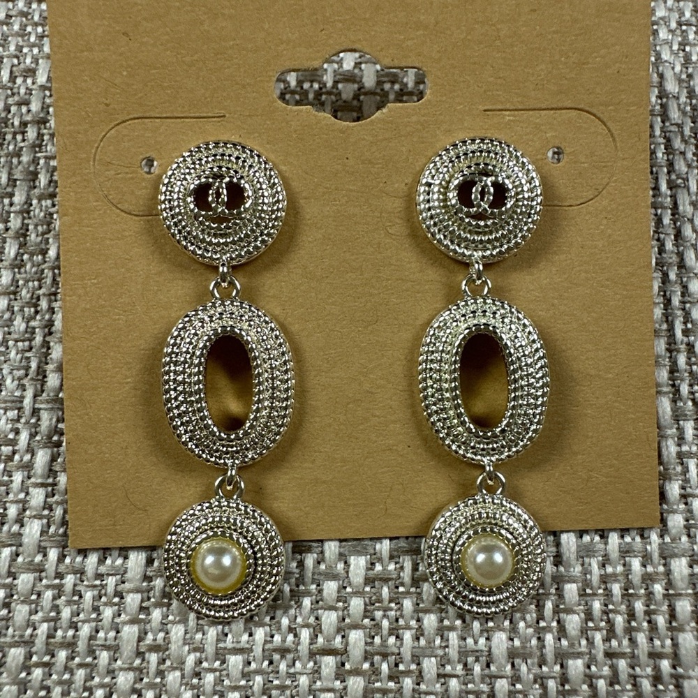 Silver plated and Pearl Earrings